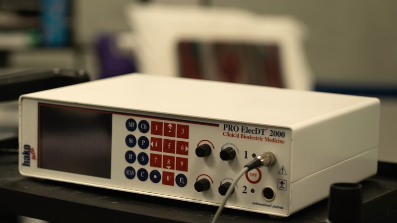 Bioelectric physiotherapy equipment used for spinal treatment
