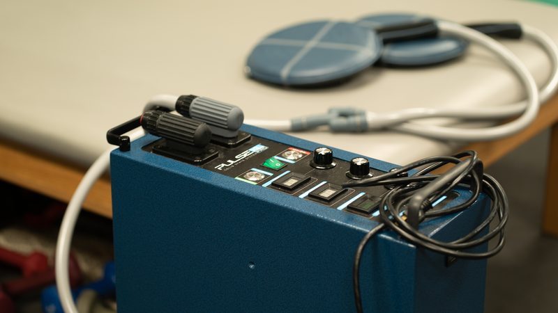 Pulsed electromagnetic field therapy equipment